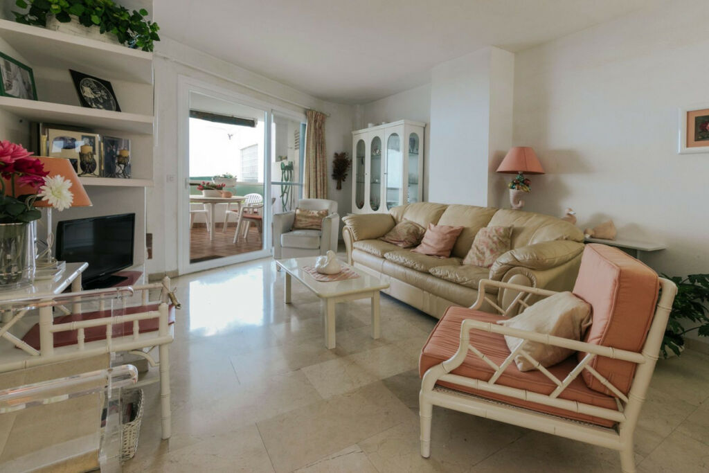 Ground Floor Apartment Estepona Málaga - image 3