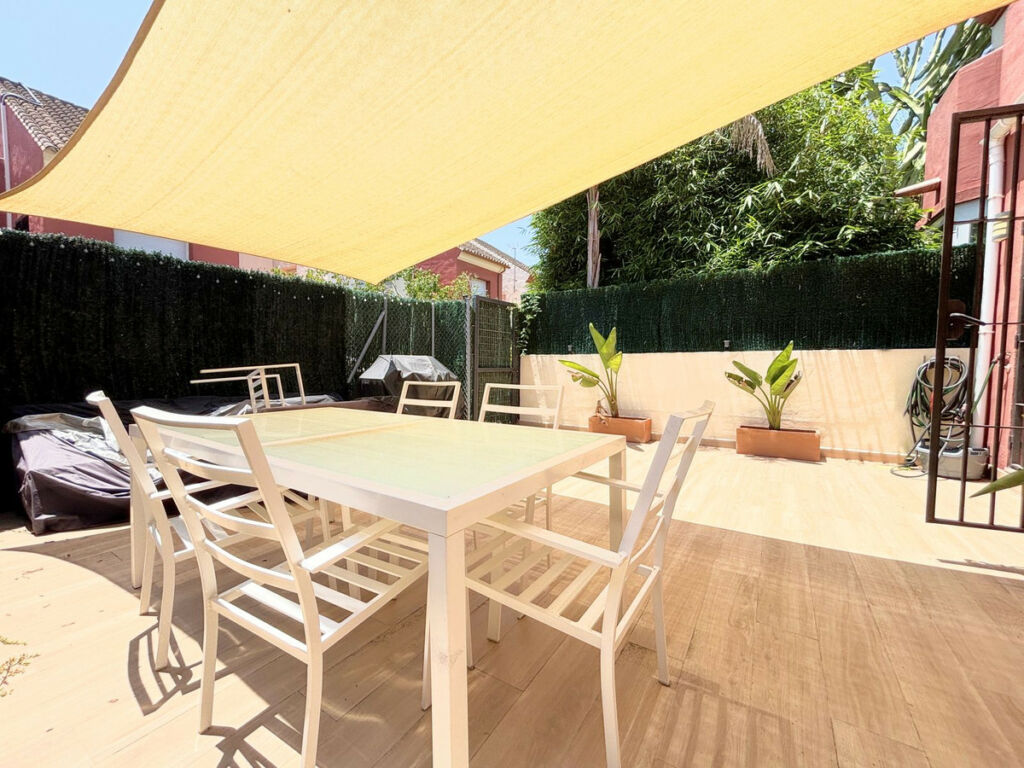 Townhouse Estepona Málaga - image 3