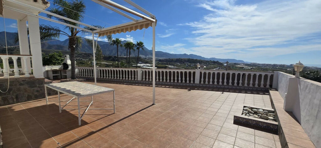 Detached Villa Nerja Málaga - image 3
