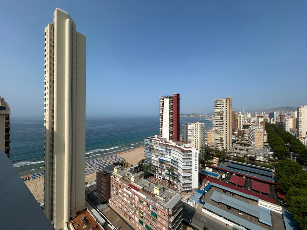 Middle Floor Apartment Benidorm Alicante - image 3