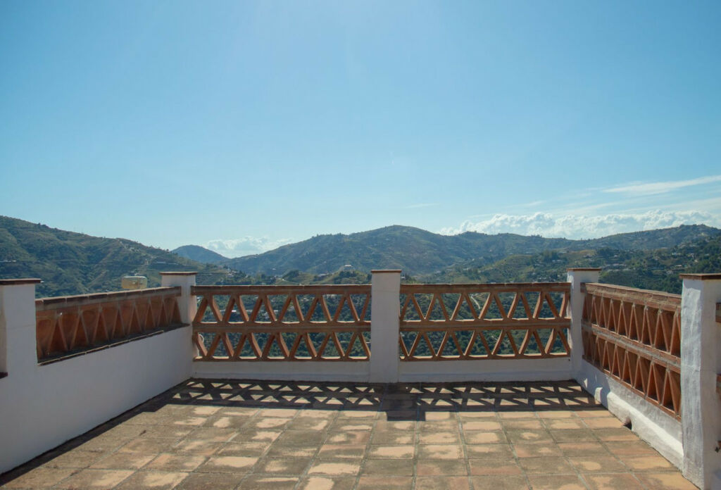 Detached Villa Frigiliana Málaga - image 3