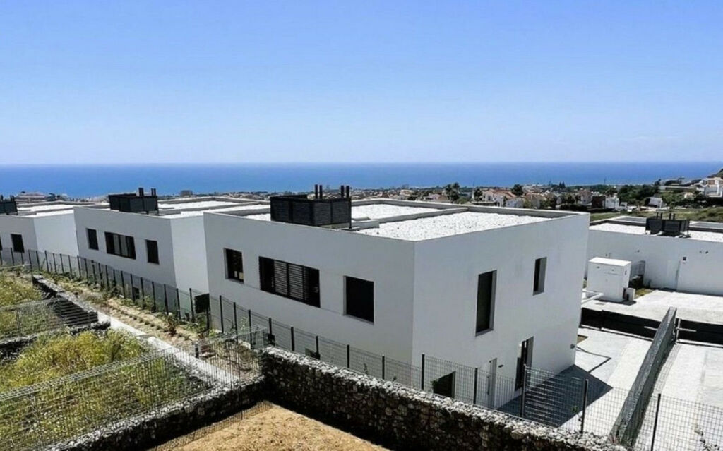 Semi-Detached House Riviera del Sol Málaga - image 3