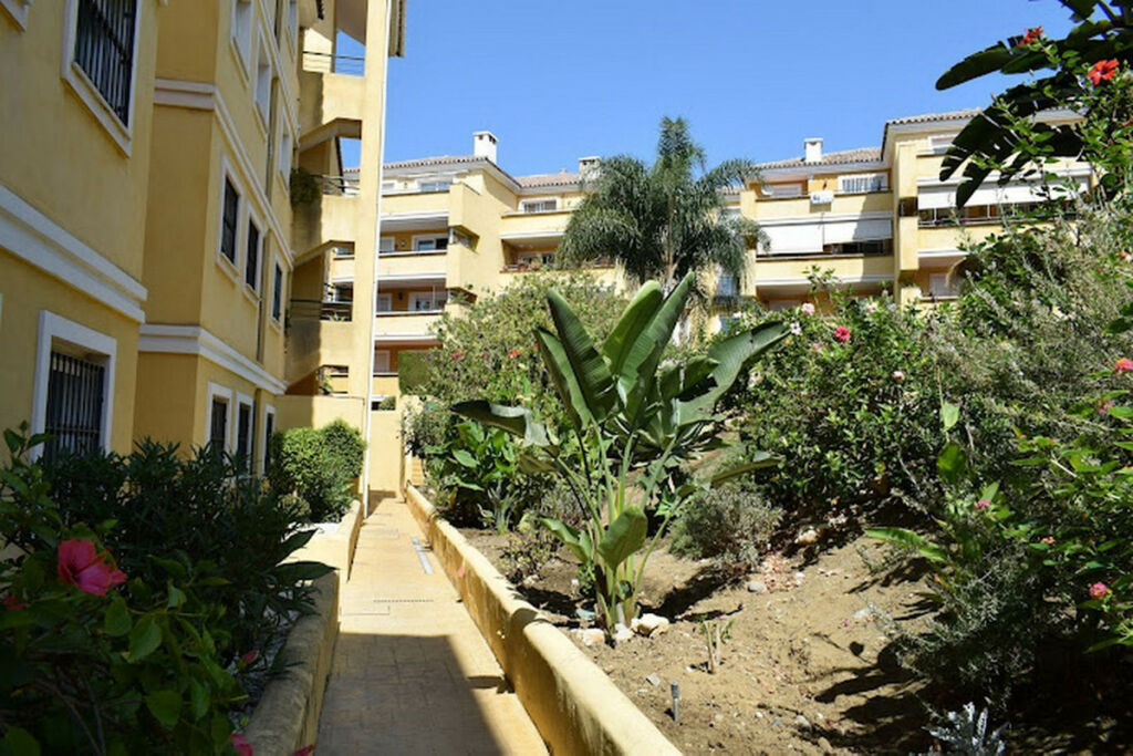 Ground Floor Apartment Riviera del Sol Málaga - image 3