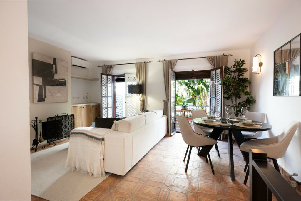 Townhouse The Golden Mile Málaga - image 3