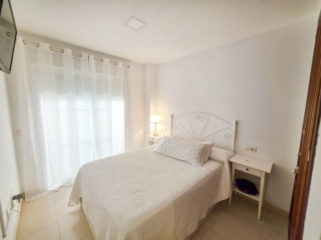 Middle Floor Apartment San Luis de Sabinillas Málaga - image 3