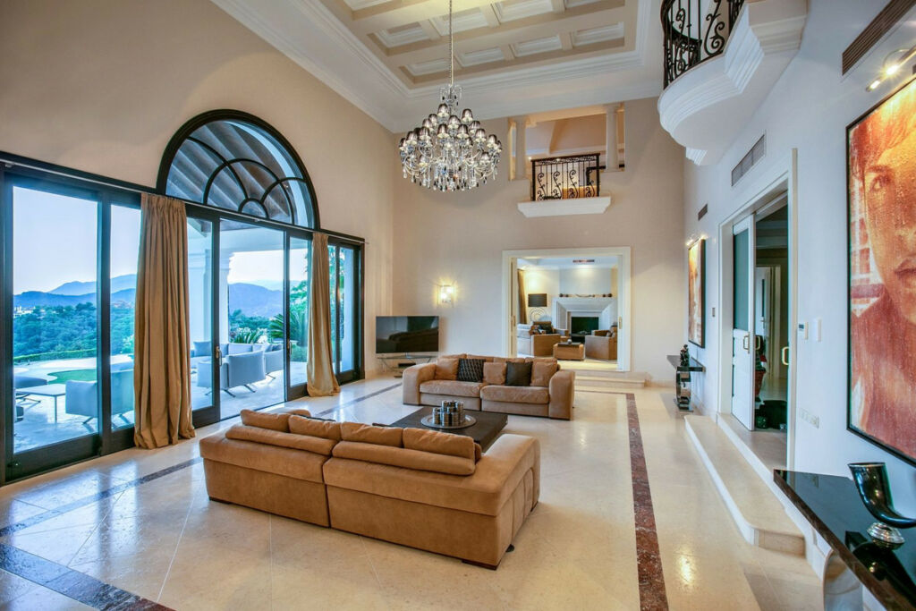 Detached Villa Benahavís Málaga - image 3