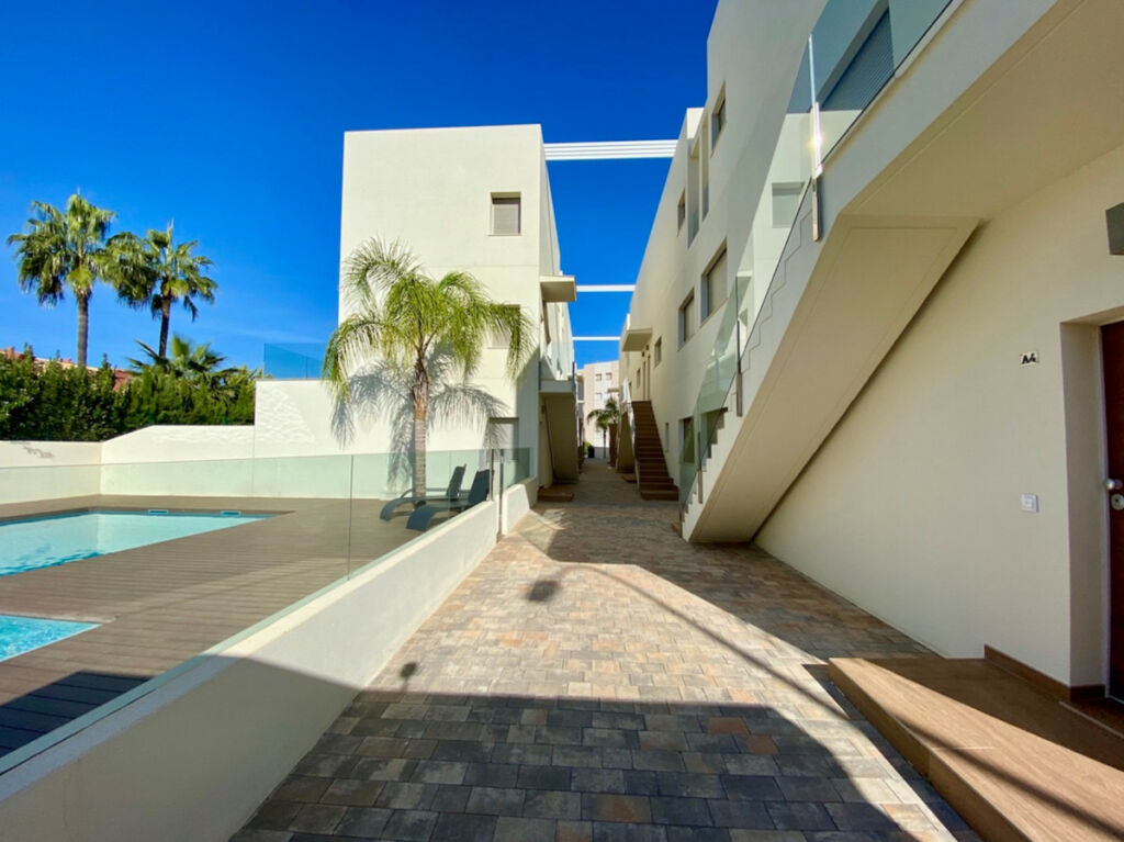 Ground Floor Apartment Denia Alicante - image 3