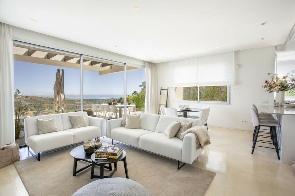 Middle Floor Apartment Benahavís Málaga - image 3