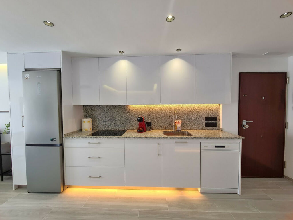 Top Floor Apartment Estepona Málaga - image 3