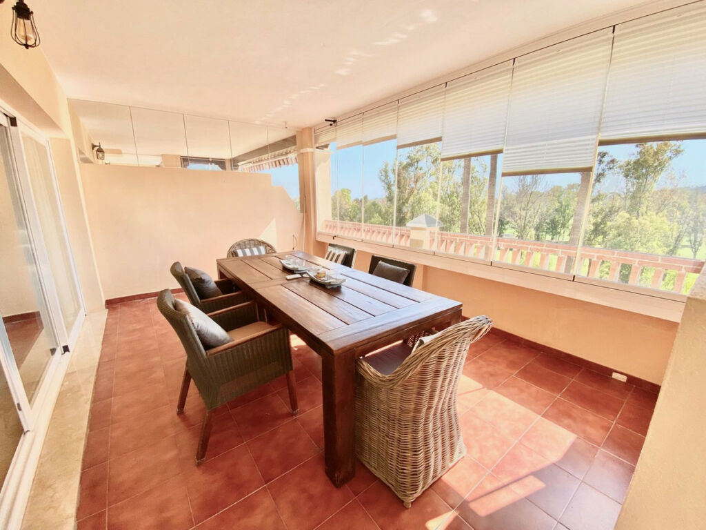 Middle Floor Apartment Atalaya Málaga - image 3