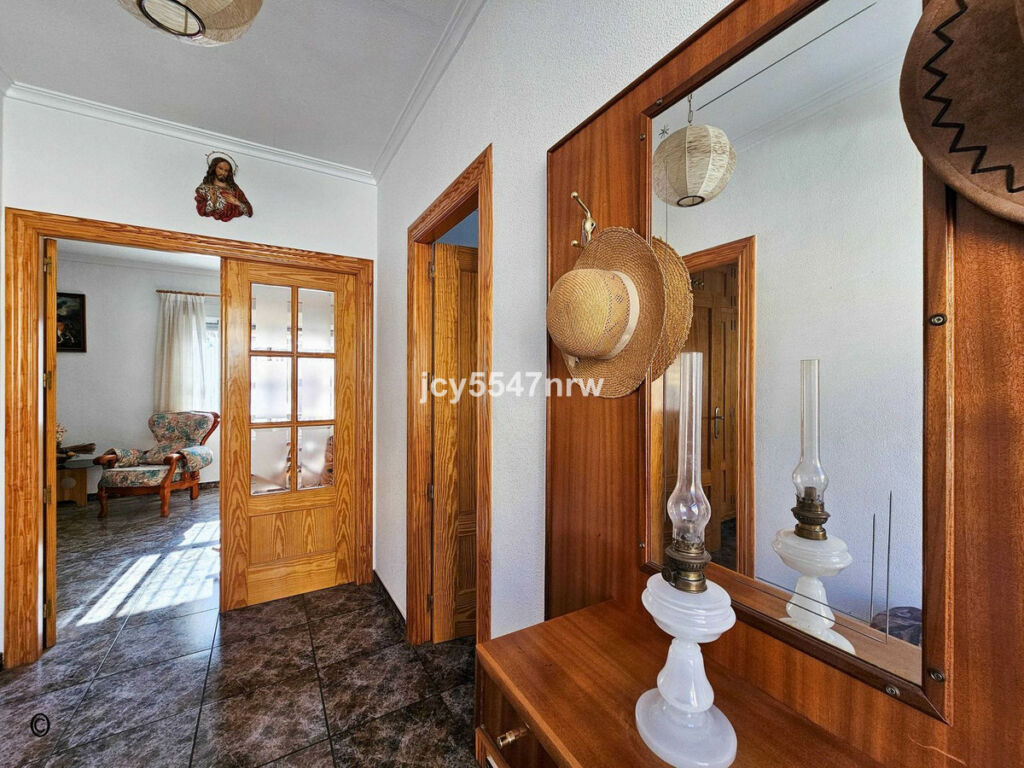 Townhouse Pinoso Alicante - image 3