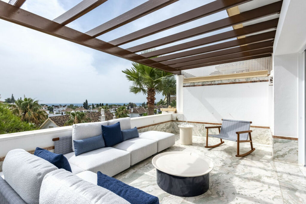 Middle Floor Apartment The Golden Mile Málaga - image 3
