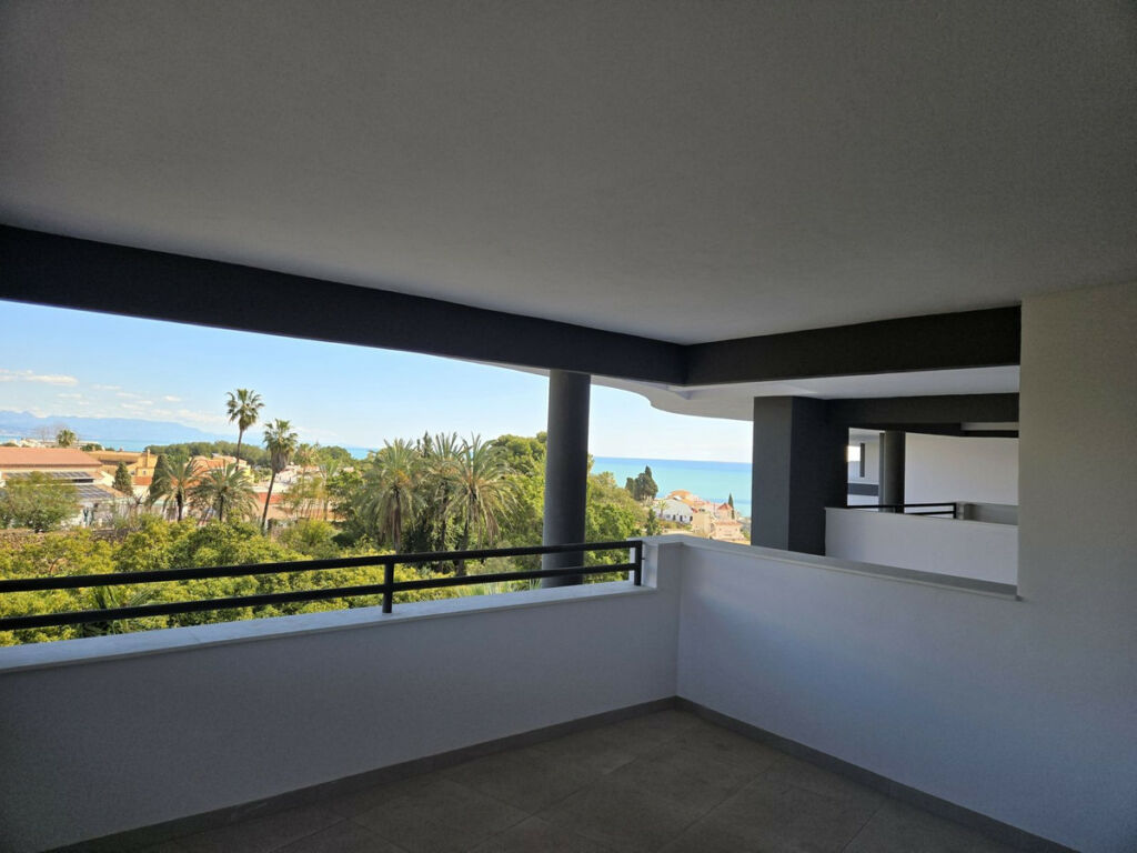 Middle Floor Apartment Torremolinos Málaga - image 2