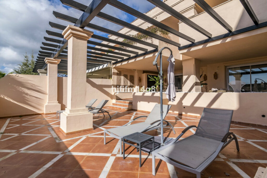 Ground Floor Apartment Nueva Andalucía Málaga - image 3