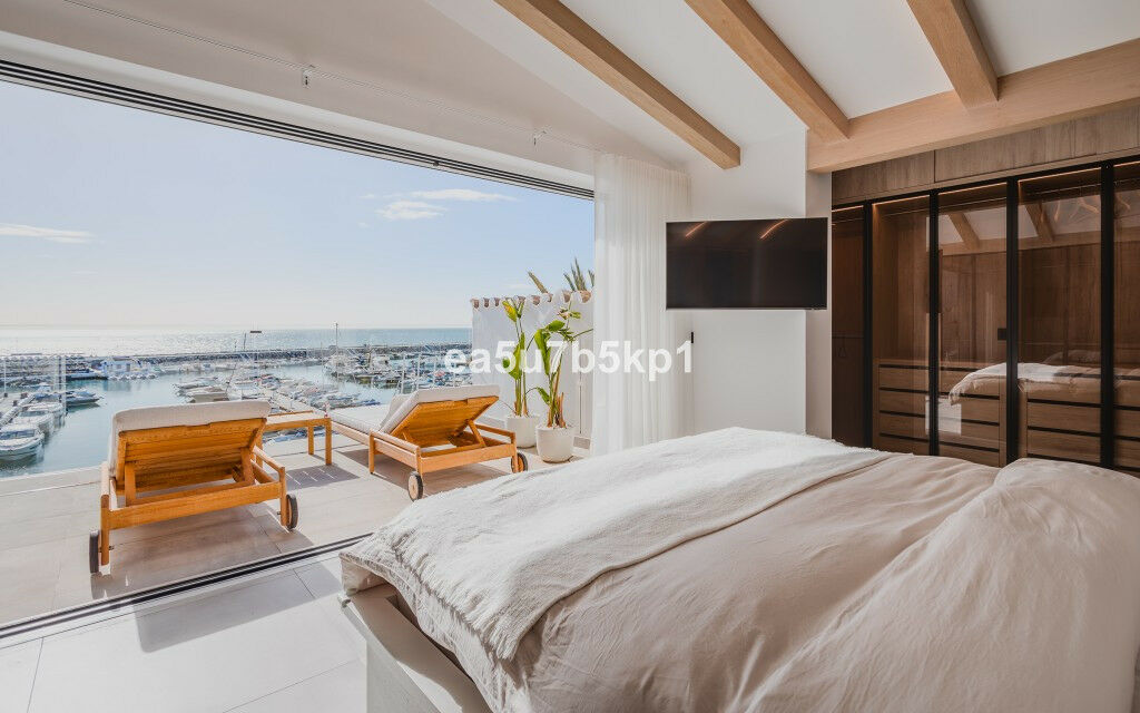Penthouse Puerto Banús Málaga - image 3