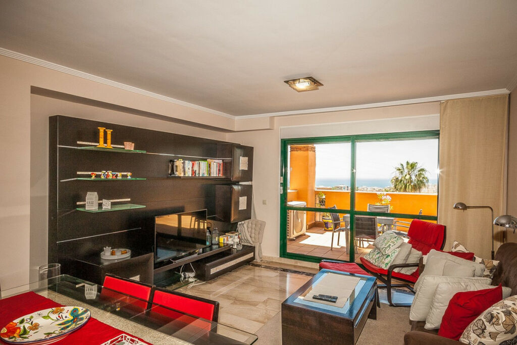 Middle Floor Apartment Marbella Málaga - image 3