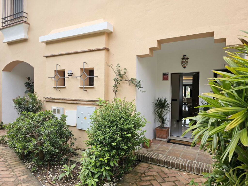 Townhouse Los Arqueros Málaga - image 4