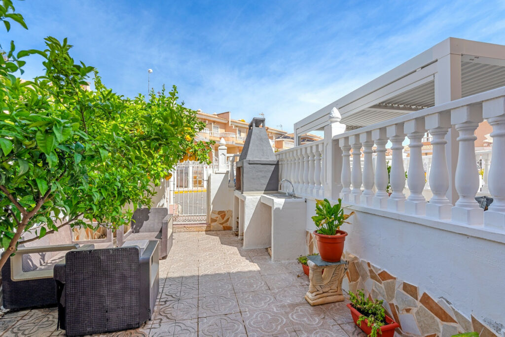 Townhouse Dona Pepa Alicante - image 3