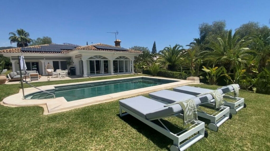 Detached Villa Marbella Málaga - image 3