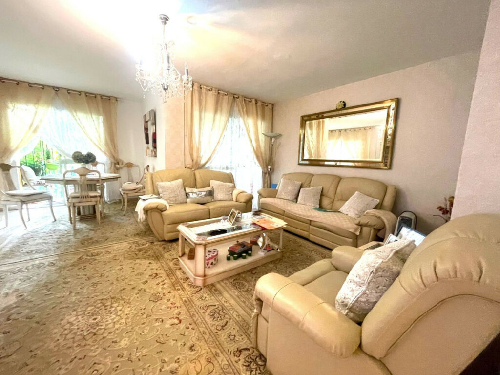 Ground Floor Apartment Atalaya Málaga - image 3