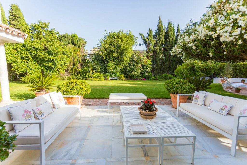 Detached Villa The Golden Mile Málaga - image 3