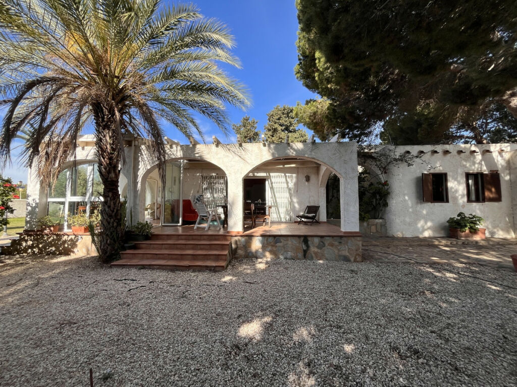 Detached Villa Cabo Roig Alicante - image 3