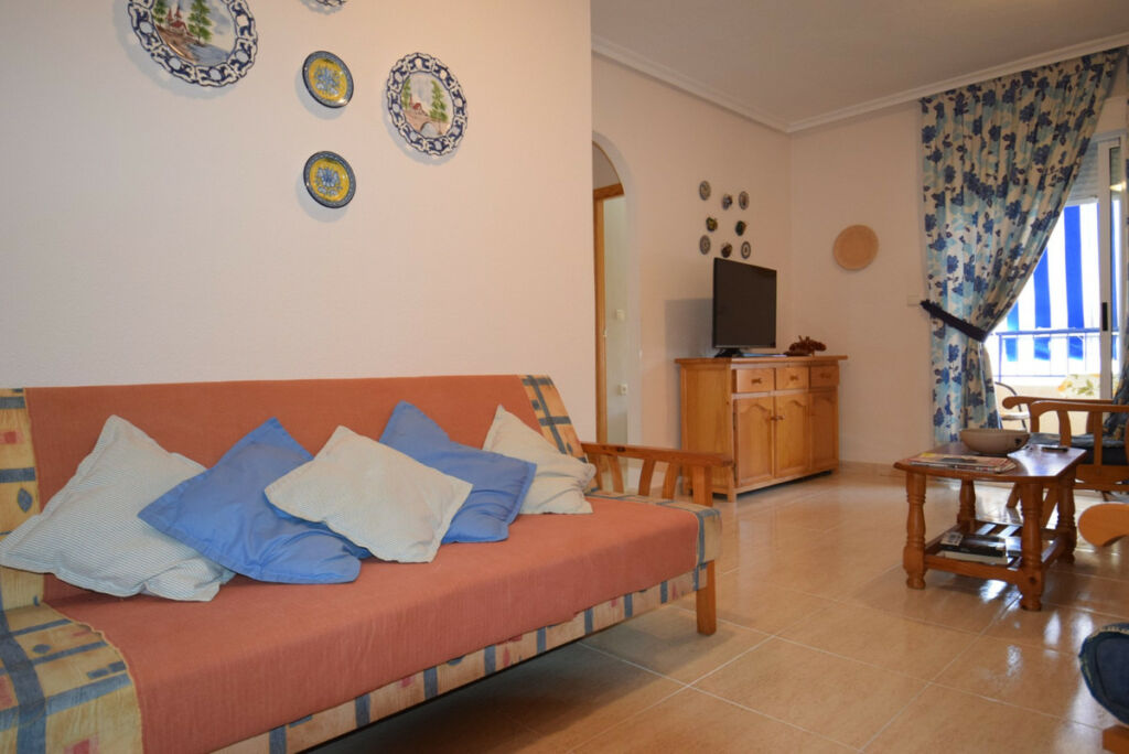 Middle Floor Apartment Guardamar del Segura Alicante - image 3