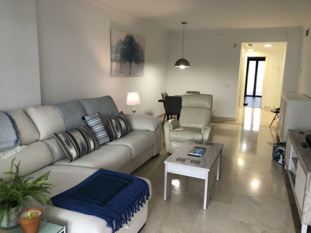 Middle Floor Apartment San Pedro de Alcántara Málaga - image 3