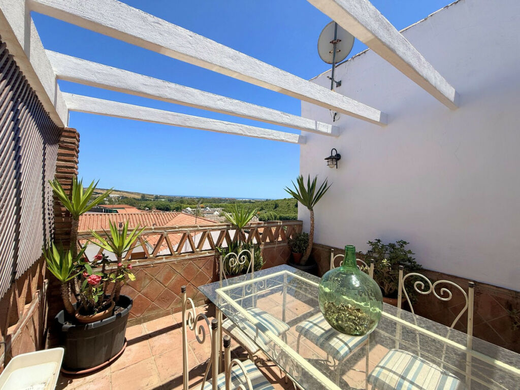 Townhouse Guadiaro Cádiz - image 3
