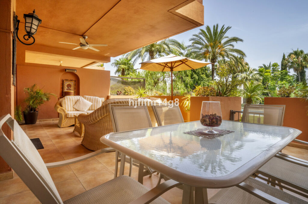 Ground Floor Apartment Puerto Banús Málaga - image 4