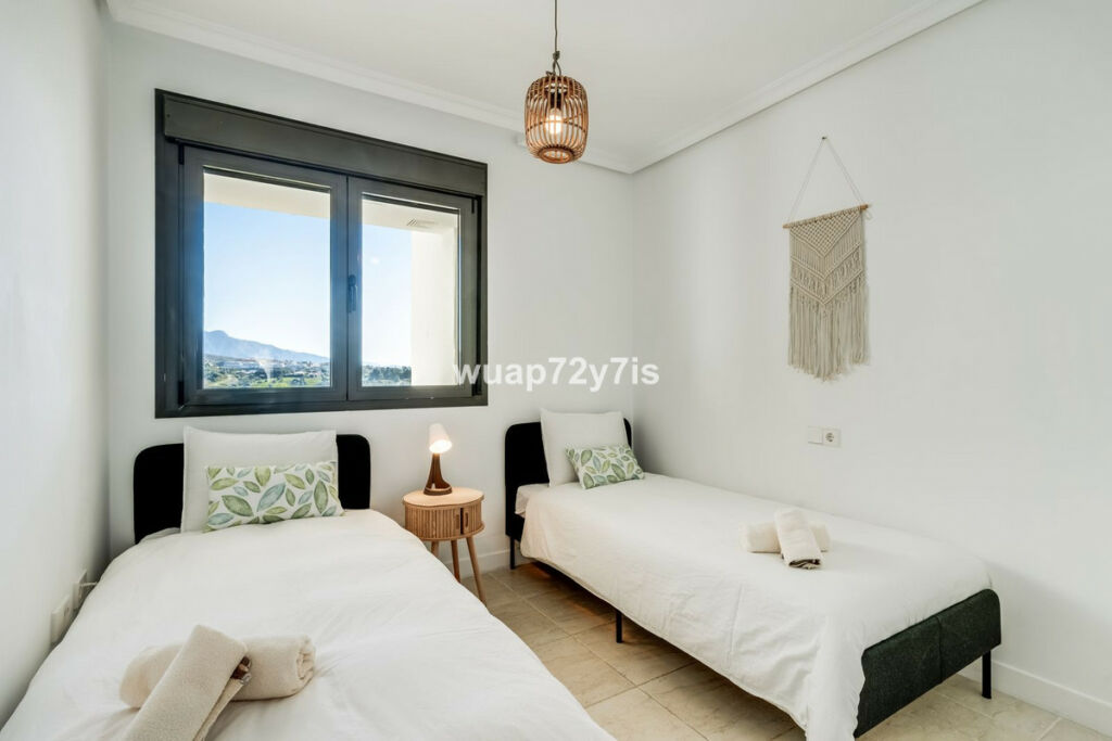 Middle Floor Apartment Selwo Málaga - image 12