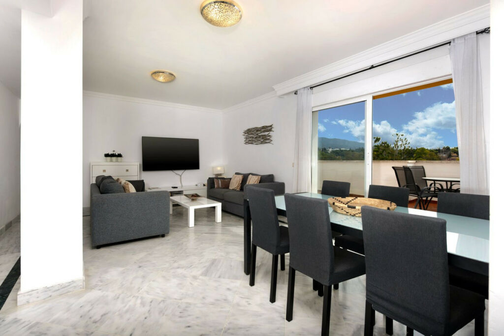 Penthouse Puerto Banús Málaga - image 4