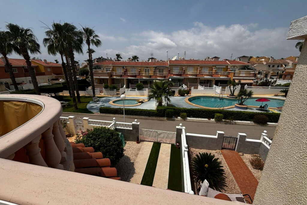 Townhouse Dona Pepa Alicante - image 3