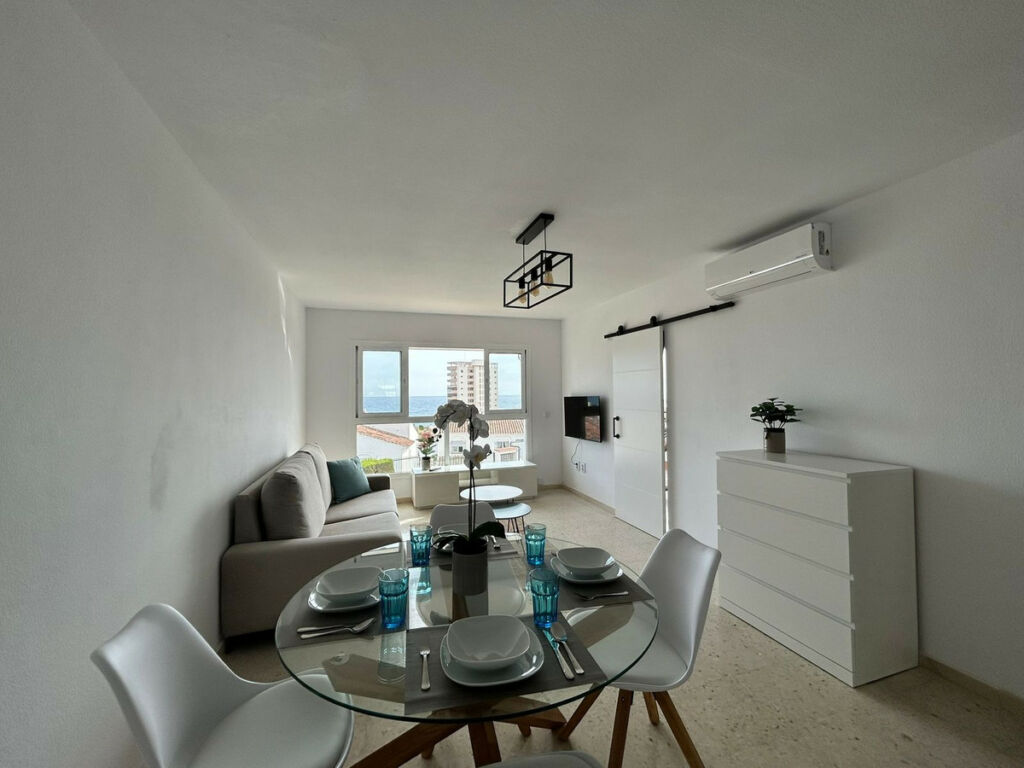 Middle Floor Apartment Riviera del Sol Málaga - image 3
