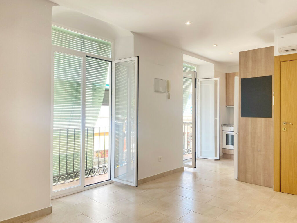 Middle Floor Apartment Marbella Málaga - image 3