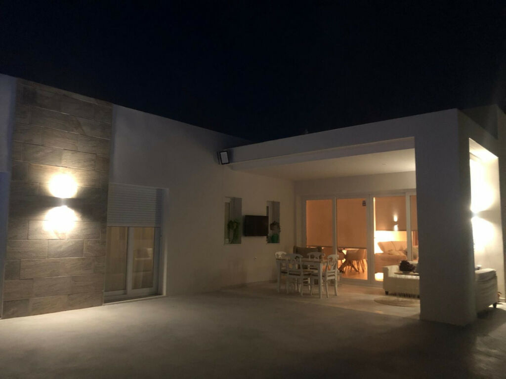 Detached Villa Pinoso Alicante - image 3