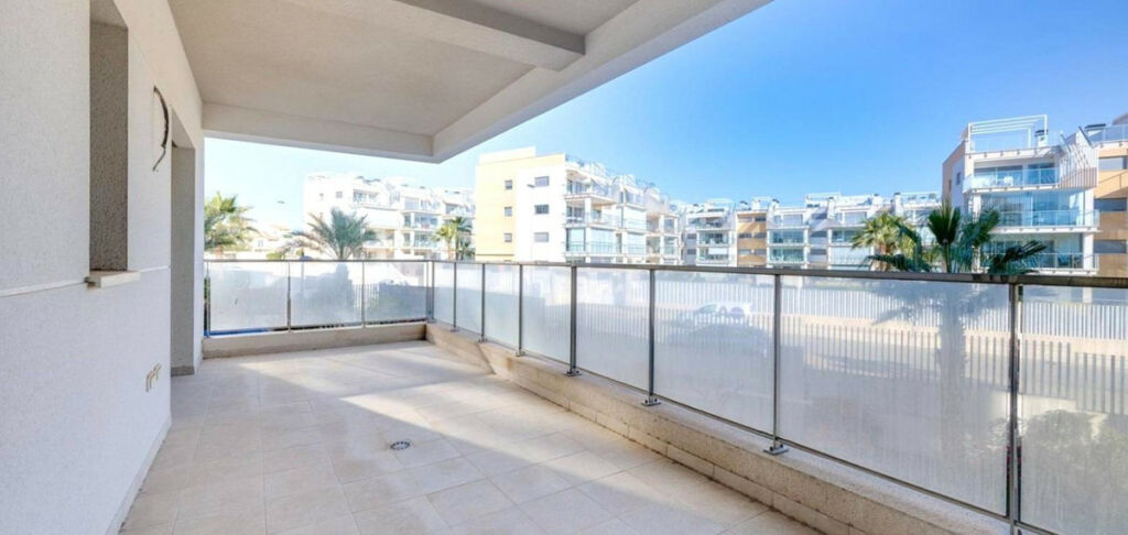 Middle Floor Apartment Los Dolses Alicante - image 3