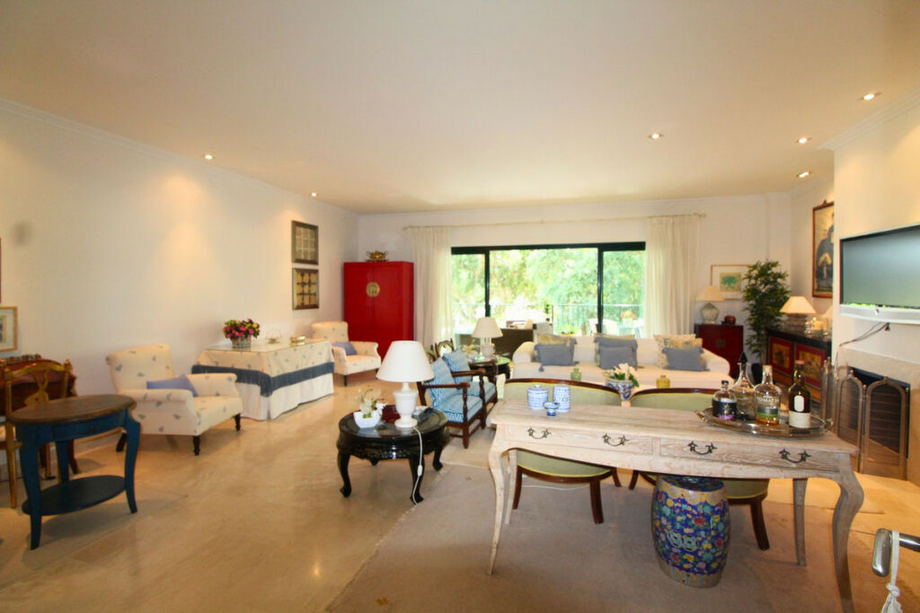 Middle Floor Apartment San Roque Club Cádiz - image 3