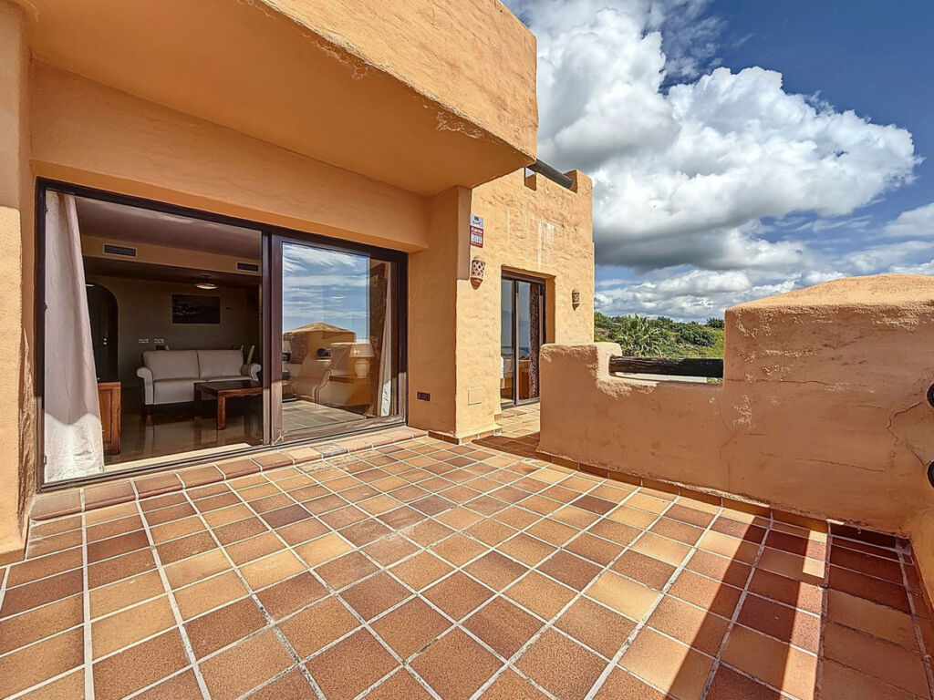 Middle Floor Apartment Manilva Málaga - image 3