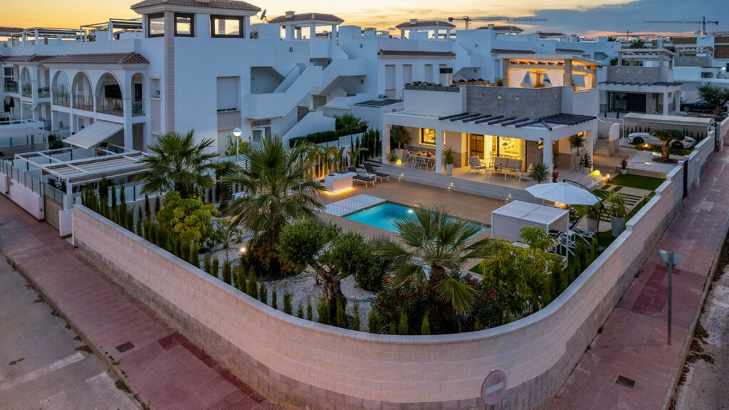 Detached Villa Ciudad Quesada Alicante - image 3