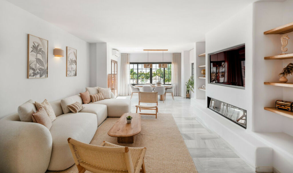 Middle Floor Apartment Marbella Málaga - image 3
