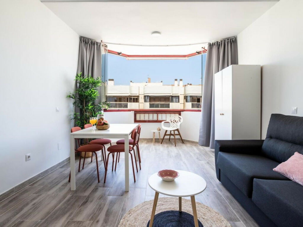 Middle Floor Apartment Fuengirola Málaga - image 3