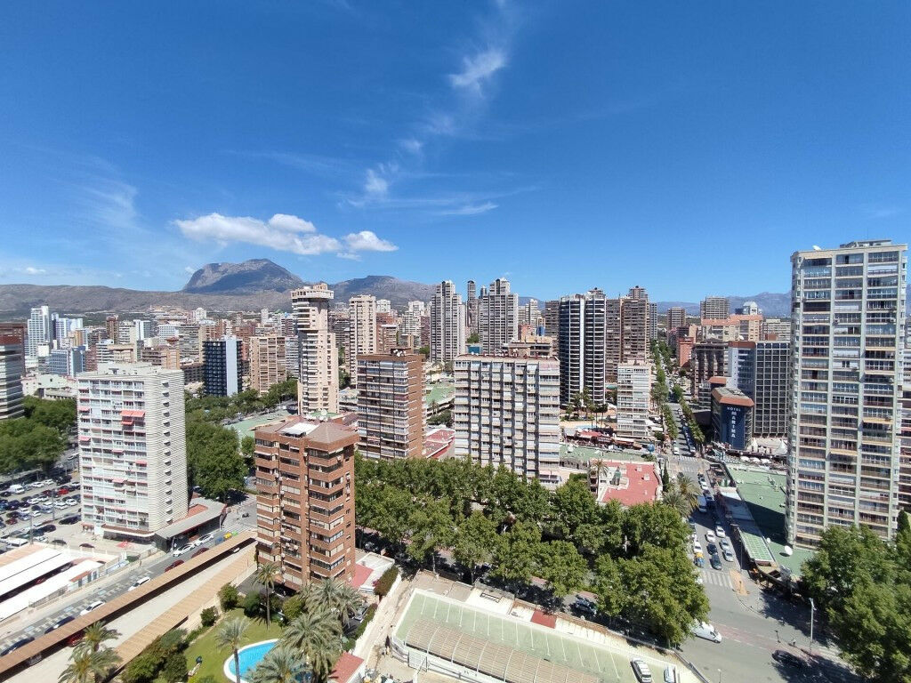 Middle Floor Apartment Benidorm Alicante - image 3