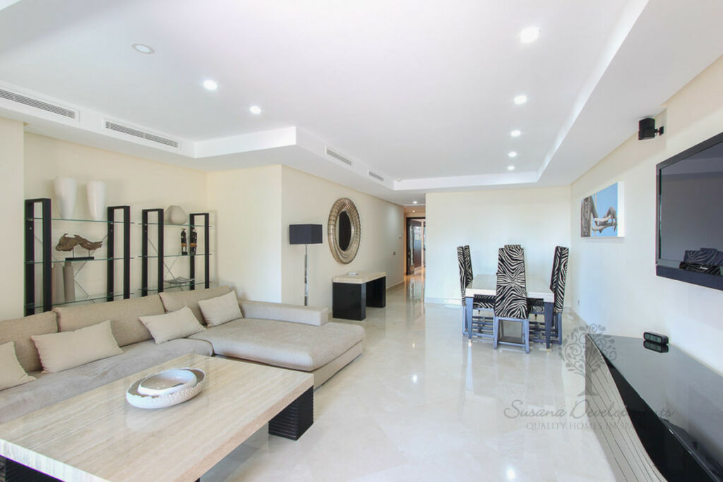 Ground Floor Apartment Puerto Banús Málaga - image 3