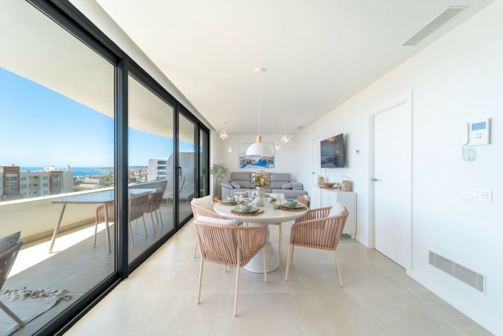 Top Floor Apartment Higueron Málaga - image 3