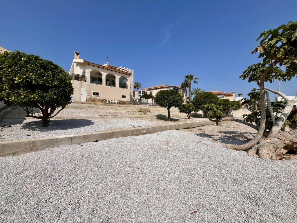 Detached Villa San Miguel de Salinas Alicante - image 3