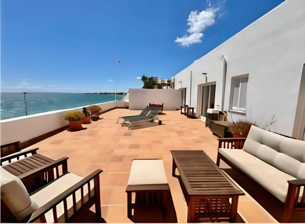 Detached Villa Estepona Málaga - image 4