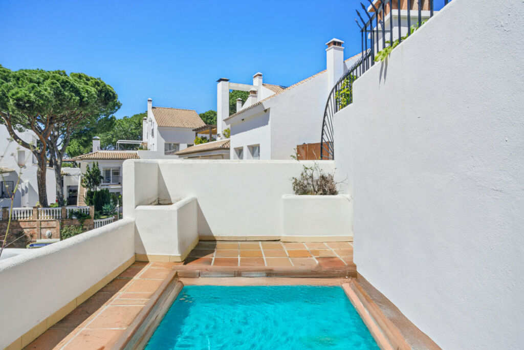 Penthouse Duplex Nueva Andalucía Málaga - image 3