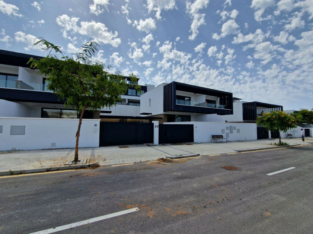 Semi-Detached House Atalaya Málaga - image 3