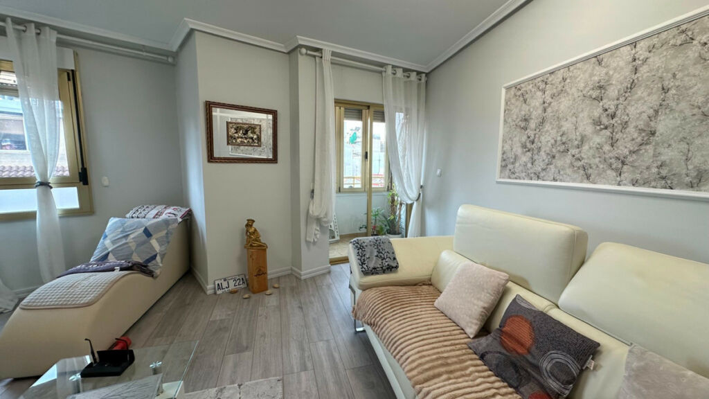 Middle Floor Apartment Guardamar del Segura Alicante - image 6